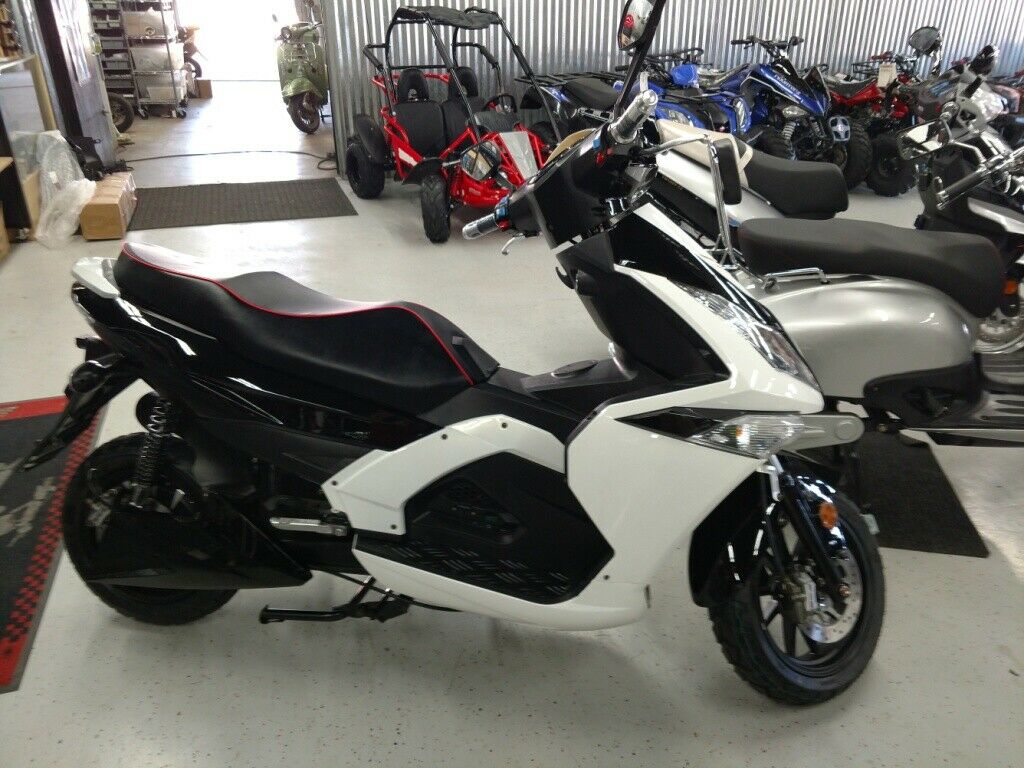 Electric_Street_Legal_Scooter_Motorcycle_Moped_1500w_72v_Lithium_Ion_30ah.jpg