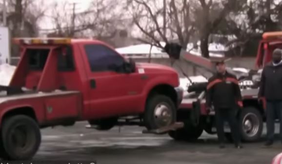 Hardcore Pawn - The scammer with the tow truck